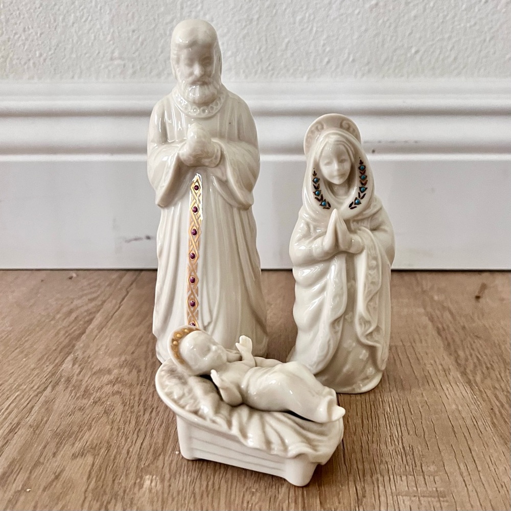 LENOX CHINA JEWELS NATIVITY HOLY FAMILY VIRGIN MARY BABY‎ JESUS AND JOSEPH - USA